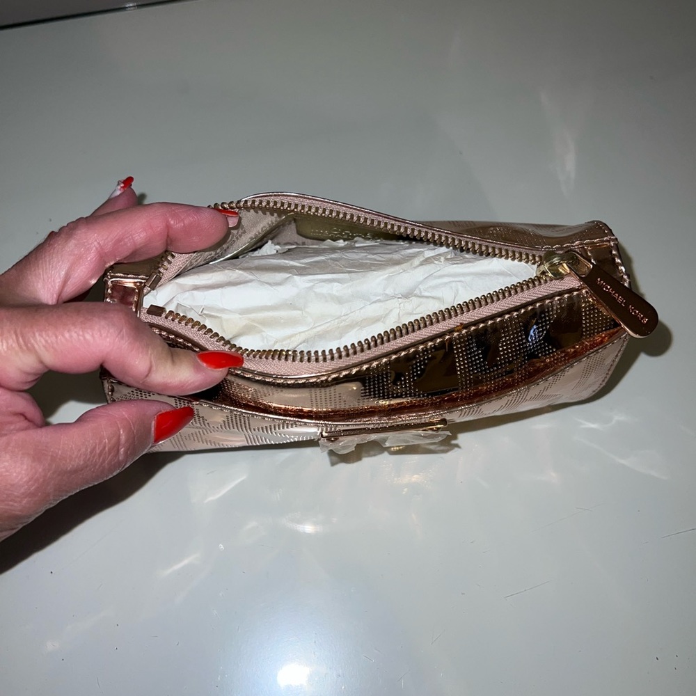 Brand New Michael Kors cosmetic Bag - Picture 4 of 8